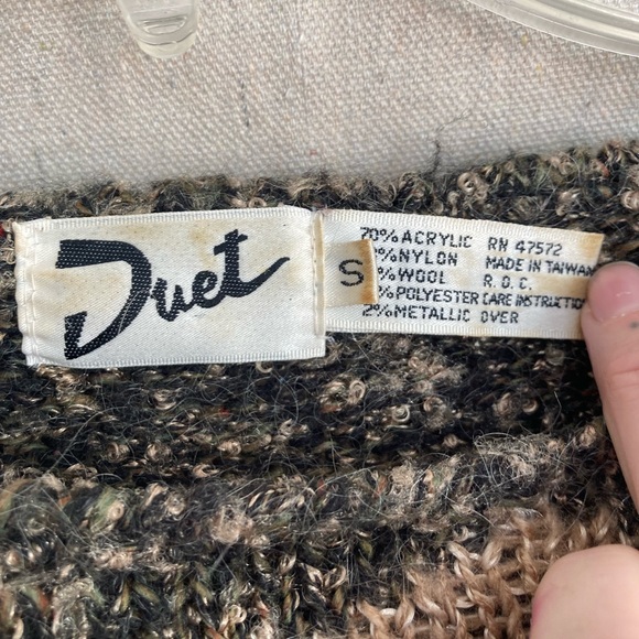 Geometric Patterned Sweater - Black and Beige - Picture 6 of 6